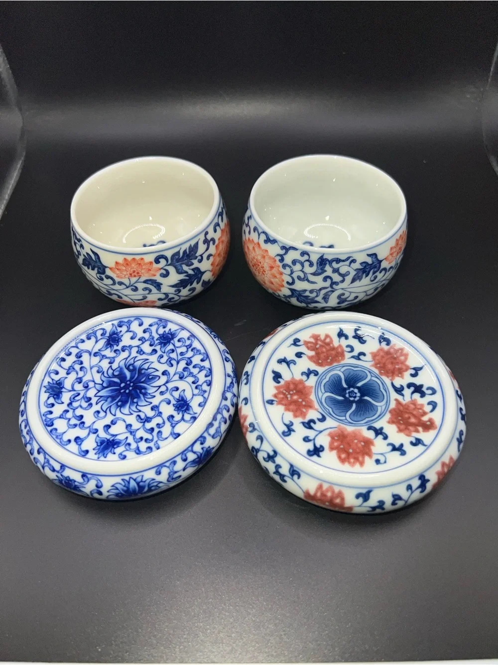 Set of 2 Chinese  porcelain tea container with lids